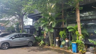 Gudang & Cafe di obral murah jln lapangan bola kebon jeruk siap usaha jarang ada 