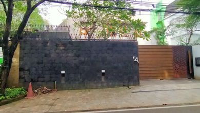 Rumah Idaman di Kawasan Elit Dukuh Patra Harga Miring LT 766 Mtr Dukuh Patra Jakarta Selatan