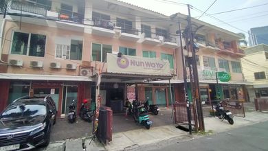 Ruko langsung usaha foduktif langsung untung 6 ruko bendungan hilir  aktif jarang ada SHM 