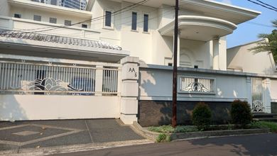 Rumah harga miring jarang ada permata berlian lt 836mtr permata Hijau SHM Jakarta Selatan 