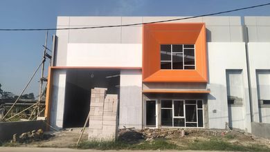 Gudang exit Tol Kawasan Industri Parahiyangan  Bebas Pungli 