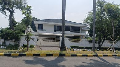 Rumah Hoek Harga Miring Lt 2.387mtr Intercon Jarang Ada Intercon Jakarta Barat 