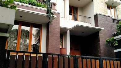 Rumah Bagus Nyaman Lt 554mtr Bukit Hijau Pondok Indah Shm Pondok Indah 