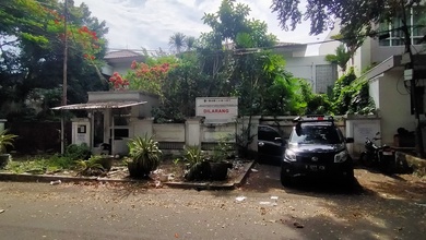 Rumah Tua Murah Simprug Golf Dkt Scb Jarang Ada 