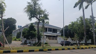 Rumah Megah Harga Miring Lt 2.387mtr Intercon  Kawasan Elit Jakarta Barat 