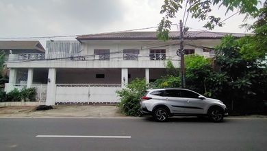 Rumah Premium area Gudang Peluru, Jakarta Selatan, LT 300 m2