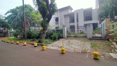 Rumah Hoek Miring LT 341 Mtr Melawai Jakarta Selatan