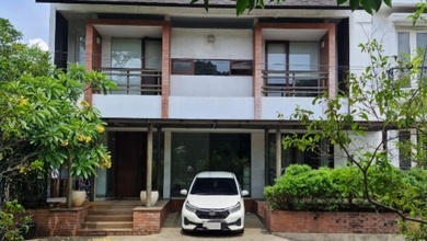 Rumah Hoek Perumahan Acacia Residence LT 222Mtr Bintaro Jakarta Selatan