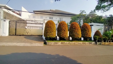 Rumah Swimgpool Harga Miring Tomang City SHM Kebon Jeruk Jakarta Barat