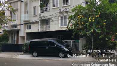 Rumah Hoek 3Lt Harag Miring Jln Gandaria,Gandaria Jakarta Selatan
