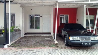 Rumah Minimalis Dalam Cluster di Pinggir Jalan