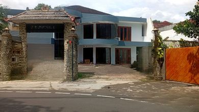 Cilandak - Rumah Besar Cocok untuk Kantor di Lokasi Strategis