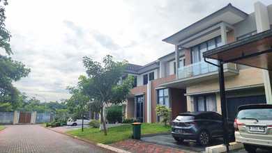Rumah Eksklusif LT 240 m2, area Kota Wisata, Jakarta Timur
