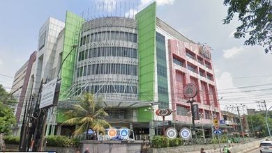 Bangunan Mall 8lt Di Tengah Kota Bandung