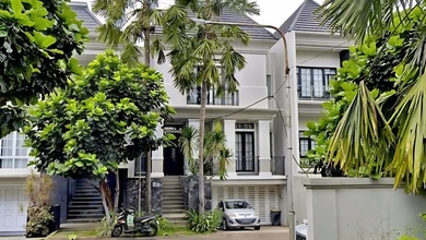 Rumah Cantik 3Lt Warung Buncit Pejaten