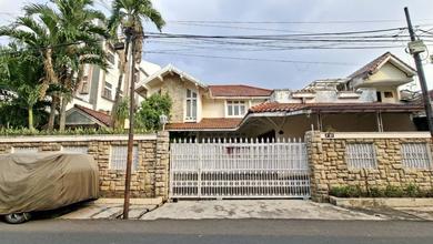 Dijual Cepat Rumah Asri & Luas Kemanggisan