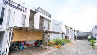 Rumah Cantik Cibubur Dalam Townhouse