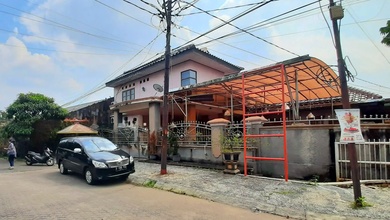 Rumah Cantik 2Lt dan Luas Karang Tengah