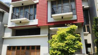Jual Rumah Eksklusif Luas 249 m2 Kawasan Cibubur, Bekasi