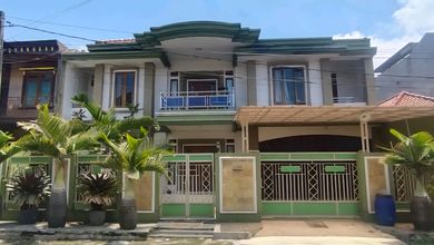 Rumah Cantik Holis Pesona Taman Burung