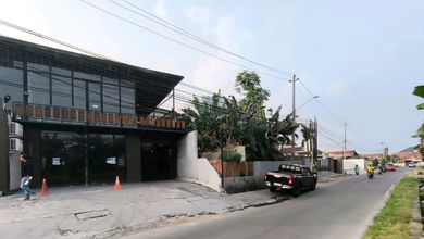 Bangunan Cafe 2lt Way Halim Lampung Shm