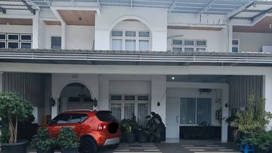 Rumah Cantik Taman Mangunsarkoro 2lt 