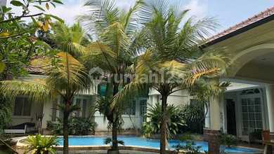 Rumah Cantik Villa Cinere Mas Dgn Pool