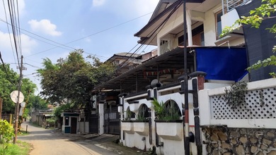 Rumah Cantik 2lt Veteran Bintaro Jaksel