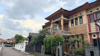 Rumah Cantik 2Lt Turangga Lengkong SHM