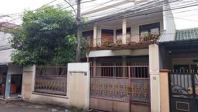 Rumah Cantik Srengseng Kebon Jeruk SHM
