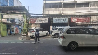 Jual Ruko Luas  Siap Dipakai Menghadap Jalan Raya