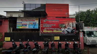 Gedung Usaha Lokasi Oke 1600m2 Dijual di Pondok Bambu