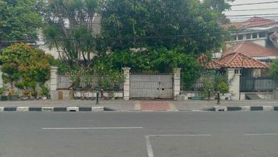 Rumah Besar dan Asri Strategis di Rawamangun