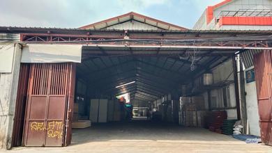 Di Lelang Gudang Ex Toko Bangunan Strategis Dekat Pintu Tol