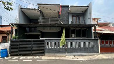 Rumah Cantik 2 Lantai Dekat Pasar Rawasari
