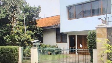 Jual Cepat Rumah Elit area Kebon Jeruk, Jakarta Barat, Luas 1042 m2