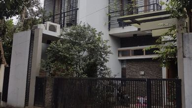 di Rumah modern minimalis  Jl Timbul IV jagakarsa  jakarta selatan.