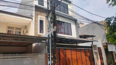 Jual Rumah 200 di Tanjung Duren, Jakarta Barat