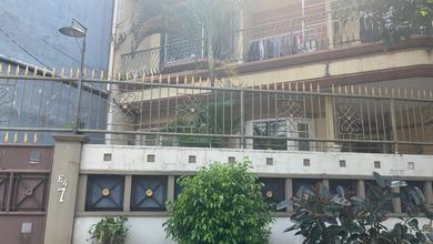 Rumah Modern Villa Melati Mas Blok E Jl Flamboyan Tangsel