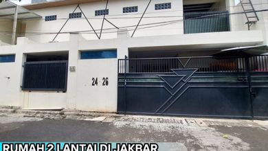 Rumah Mewah Luas 241 m2, di Kebon Jeruk, Jakarta Barat