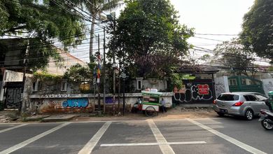 Rumah lelang murah 2 Lantai SHM Butuh Renovasi Selatan