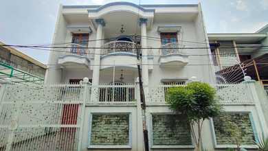 Jual Segera Rumah Mewah area Duri Kepa, Jakarta Barat, Luas 240 m2