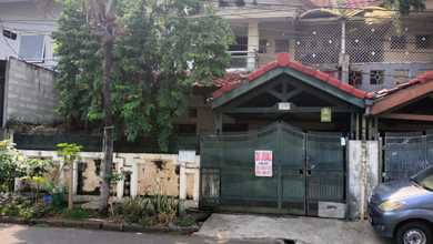 Taman Semanan Indah Blok B Jl Dharma Kencana.